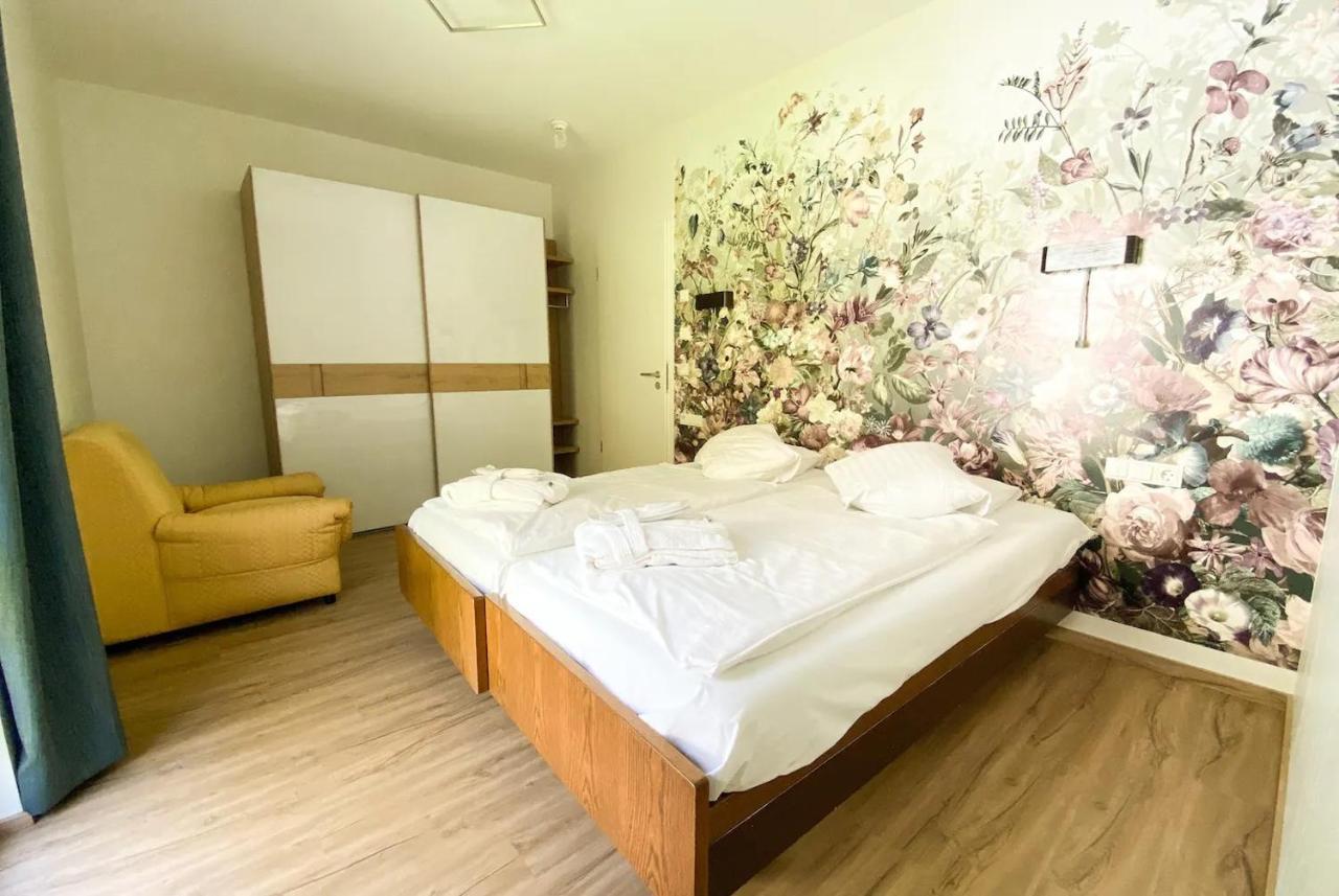 Appart-Hotel Ernz Noire 格伦德霍夫 外观 照片